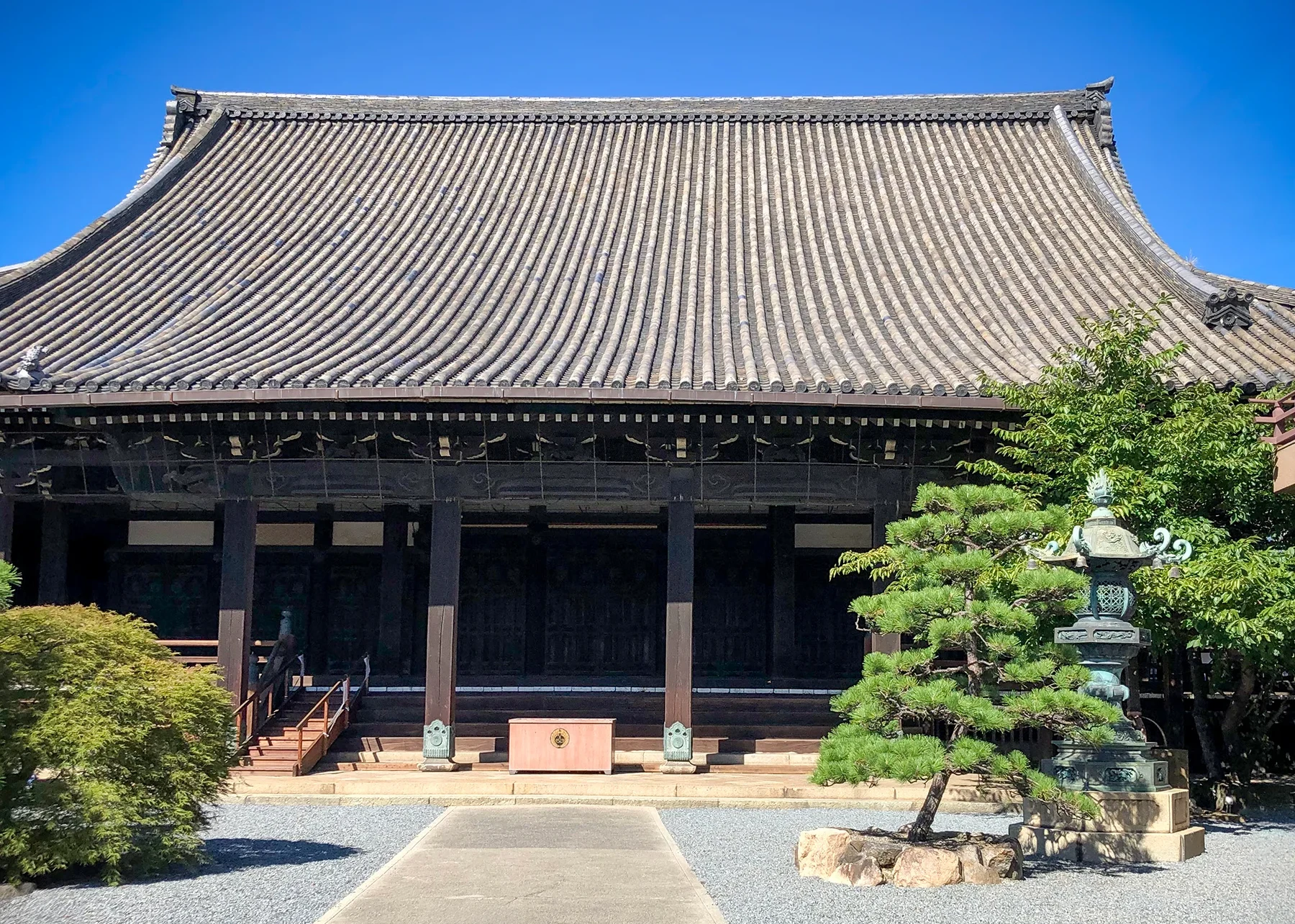 顕証寺本堂正面